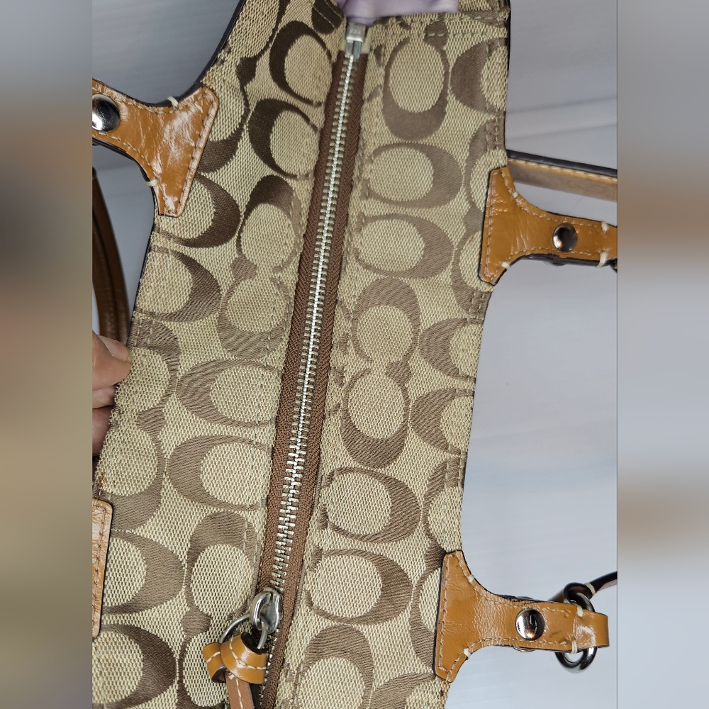Coach Brown Signature Gallery Tote – Medium Canvas & Leather – Tan – Zip - Picture 14 of 16